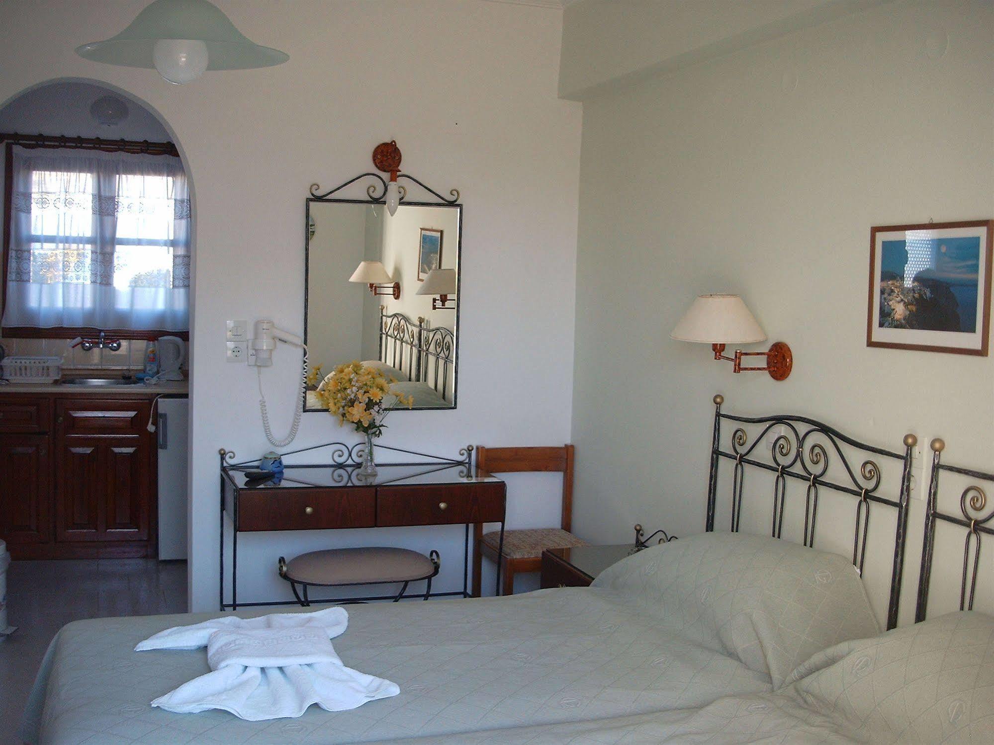 Sunset Studios And Apartments For Adults Over 21 Only Náusza Kültér fotó