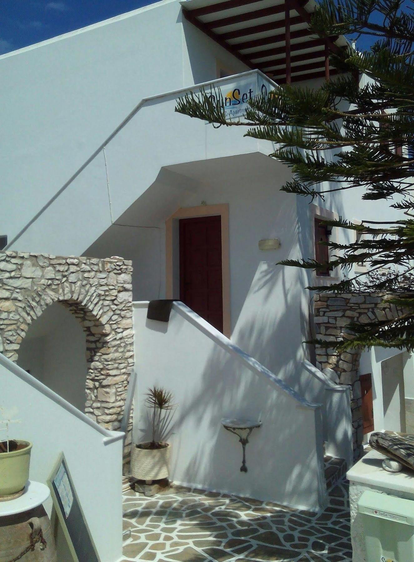 Sunset Studios And Apartments For Adults Over 21 Only Náusza Kültér fotó