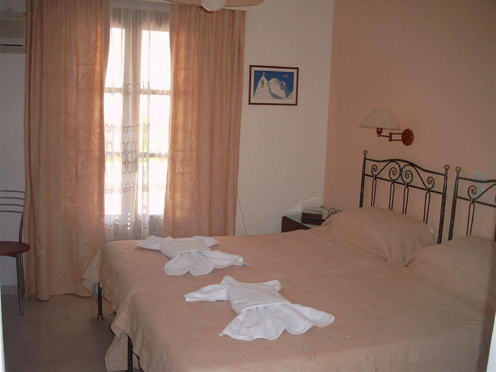 Sunset Studios And Apartments For Adults Over 21 Only Náusza Kültér fotó